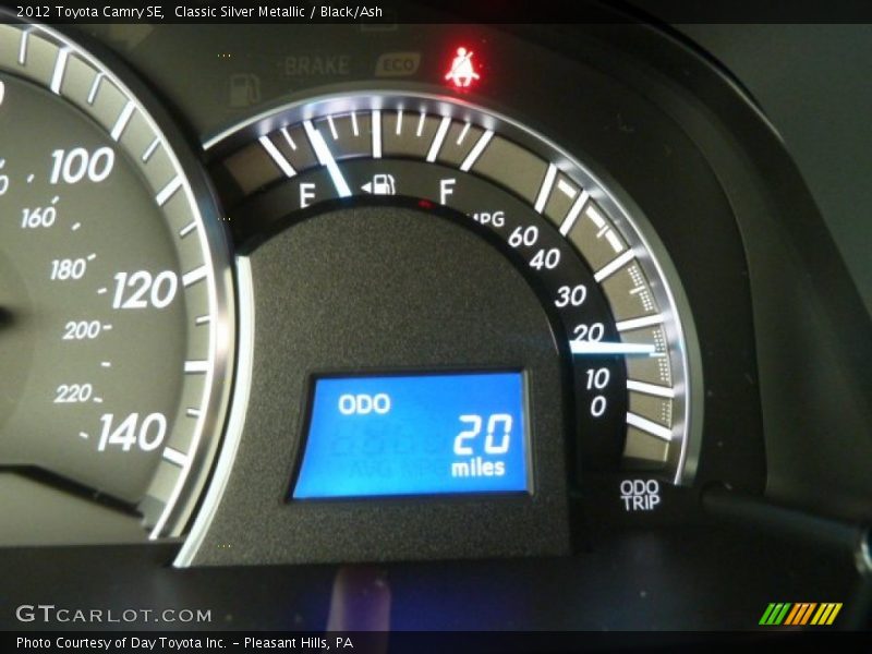 Classic Silver Metallic / Black/Ash 2012 Toyota Camry SE