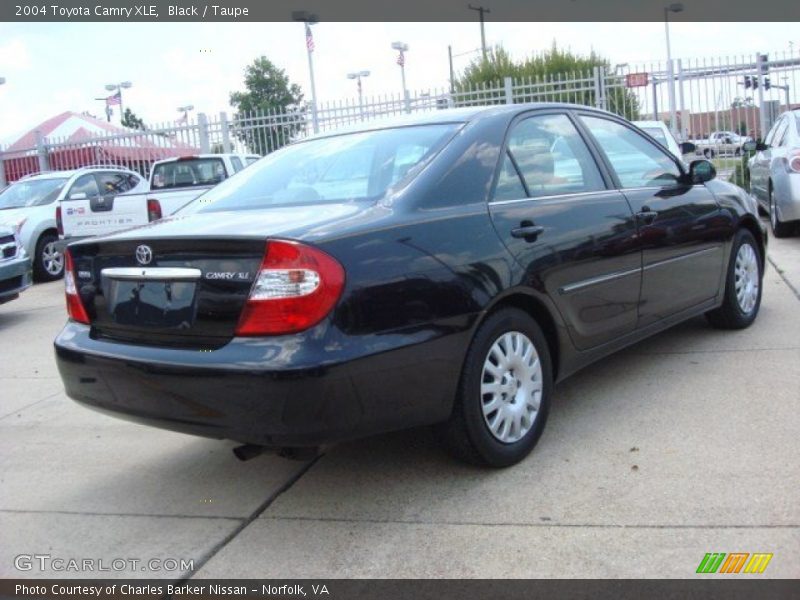 Black / Taupe 2004 Toyota Camry XLE