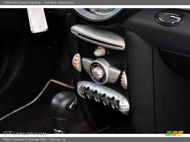 Chili Red / Black/Grey 2009 Mini Cooper Hardtop