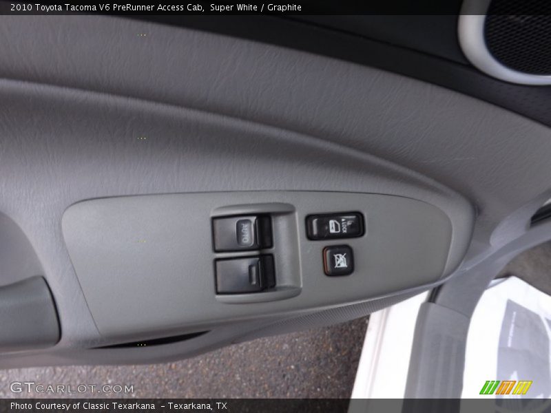Super White / Graphite 2010 Toyota Tacoma V6 PreRunner Access Cab