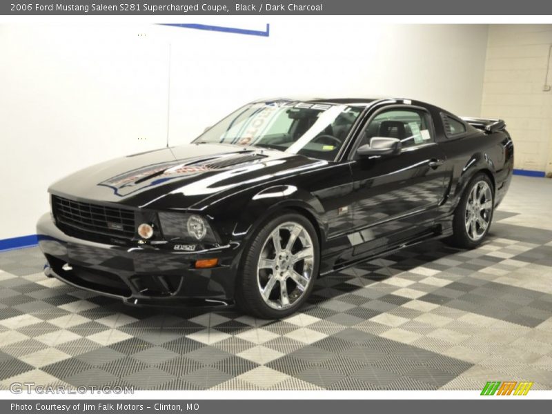 Front 3/4 View of 2006 Mustang Saleen S281 Supercharged Coupe