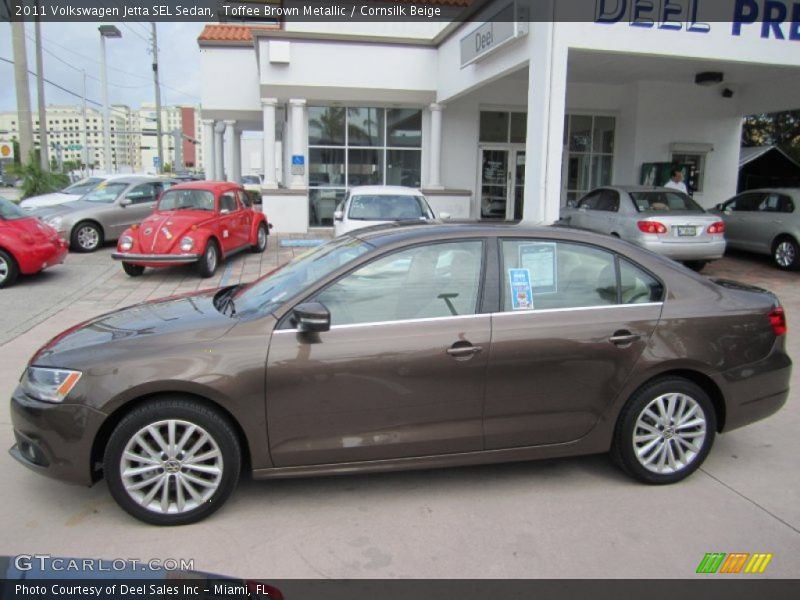 Toffee Brown Metallic / Cornsilk Beige 2011 Volkswagen Jetta SEL Sedan