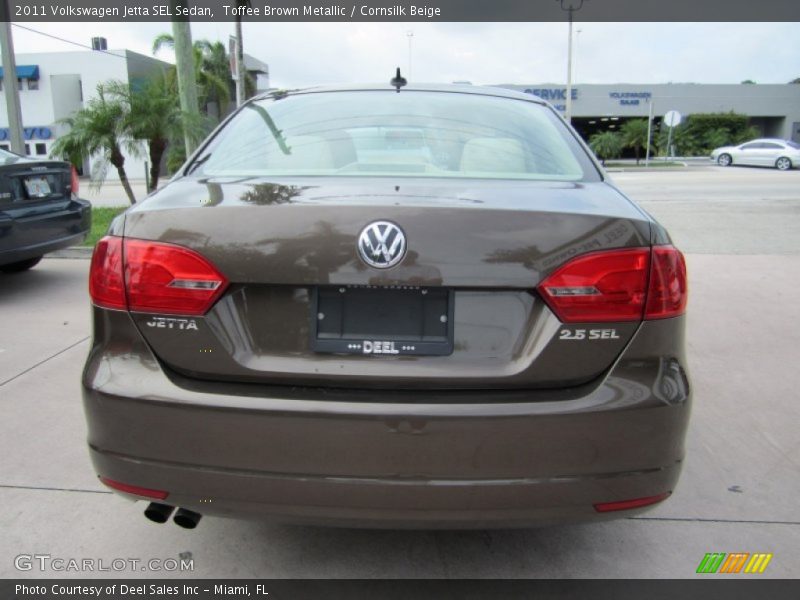 Toffee Brown Metallic / Cornsilk Beige 2011 Volkswagen Jetta SEL Sedan