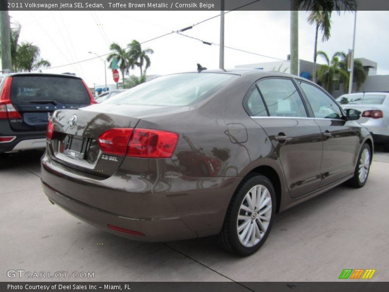 Toffee Brown Metallic / Cornsilk Beige 2011 Volkswagen Jetta SEL Sedan