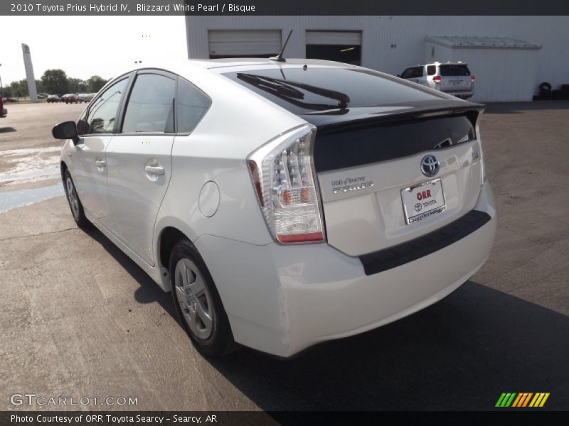 Blizzard White Pearl / Bisque 2010 Toyota Prius Hybrid IV