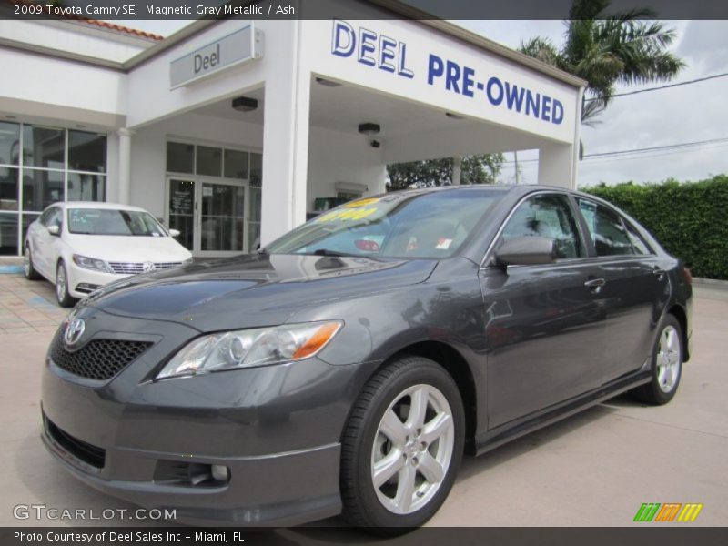 Magnetic Gray Metallic / Ash 2009 Toyota Camry SE