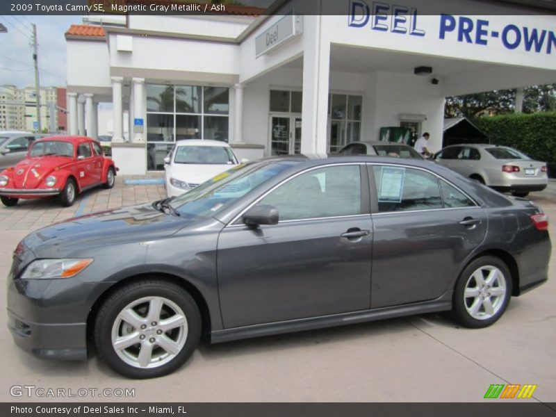 Magnetic Gray Metallic / Ash 2009 Toyota Camry SE