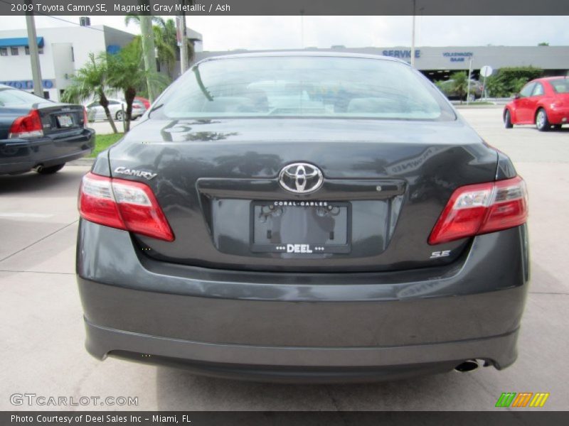 Magnetic Gray Metallic / Ash 2009 Toyota Camry SE
