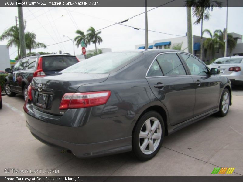 Magnetic Gray Metallic / Ash 2009 Toyota Camry SE