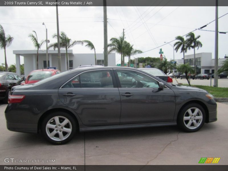 Magnetic Gray Metallic / Ash 2009 Toyota Camry SE