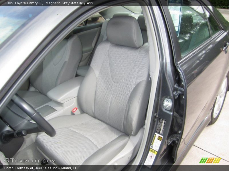 Magnetic Gray Metallic / Ash 2009 Toyota Camry SE