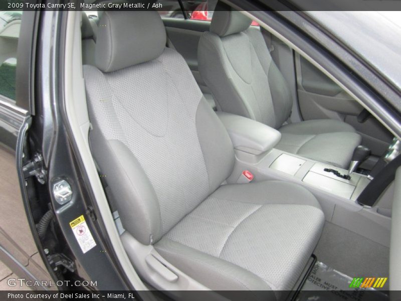 Magnetic Gray Metallic / Ash 2009 Toyota Camry SE