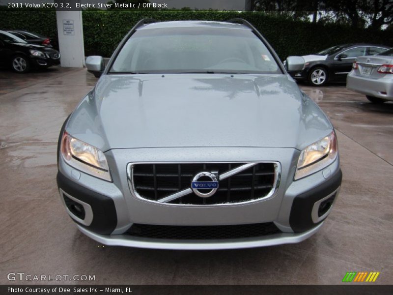 Electric Silver Metallic / Off Black 2011 Volvo XC70 3.2