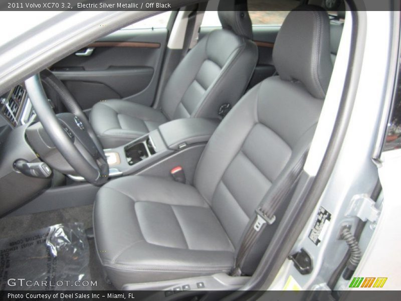 Electric Silver Metallic / Off Black 2011 Volvo XC70 3.2