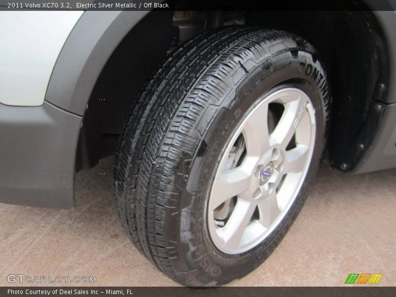 Electric Silver Metallic / Off Black 2011 Volvo XC70 3.2