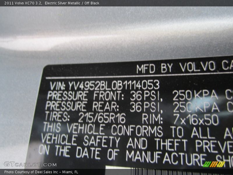 Electric Silver Metallic / Off Black 2011 Volvo XC70 3.2
