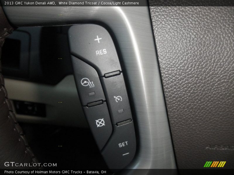 Controls of 2013 Yukon Denali AWD