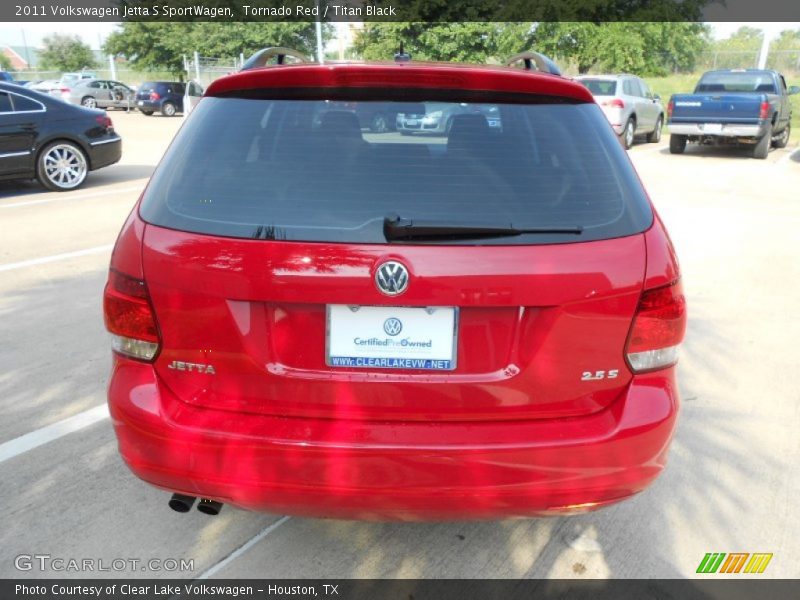 Tornado Red / Titan Black 2011 Volkswagen Jetta S SportWagen