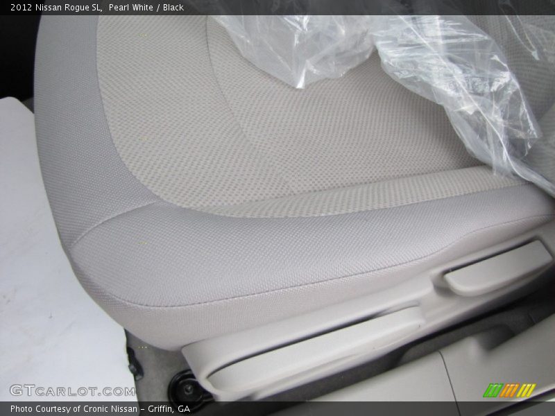 Pearl White / Black 2012 Nissan Rogue SL