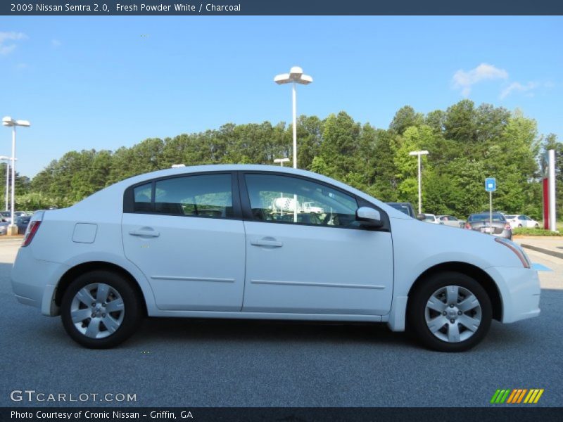 Fresh Powder White / Charcoal 2009 Nissan Sentra 2.0