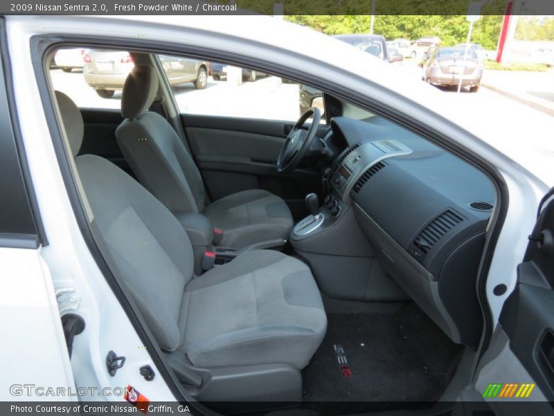 Fresh Powder White / Charcoal 2009 Nissan Sentra 2.0