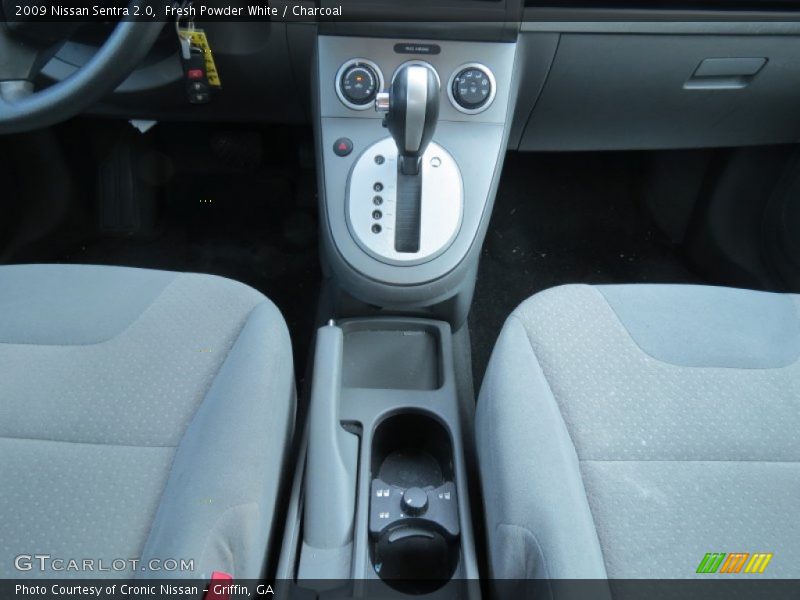 Fresh Powder White / Charcoal 2009 Nissan Sentra 2.0