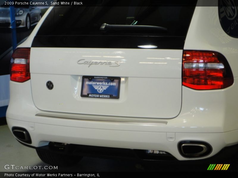 Sand White / Black 2009 Porsche Cayenne S