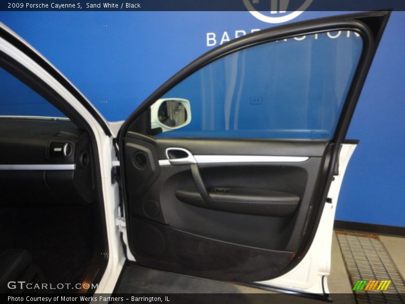 Sand White / Black 2009 Porsche Cayenne S