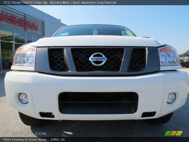 Blizzard White / Sport Apperance Gray/Charcoal 2012 Nissan Titan SV Crew Cab