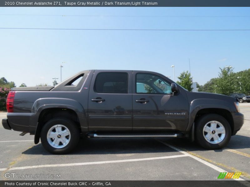 Taupe Gray Metallic / Dark Titanium/Light Titanium 2010 Chevrolet Avalanche Z71