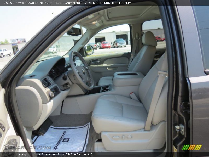 Taupe Gray Metallic / Dark Titanium/Light Titanium 2010 Chevrolet Avalanche Z71