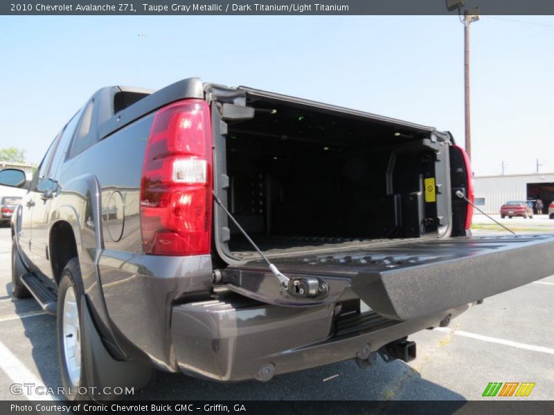 Taupe Gray Metallic / Dark Titanium/Light Titanium 2010 Chevrolet Avalanche Z71