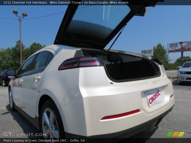 White Diamond Tricoat / Jet Black/Ceramic White Accents 2012 Chevrolet Volt Hatchback