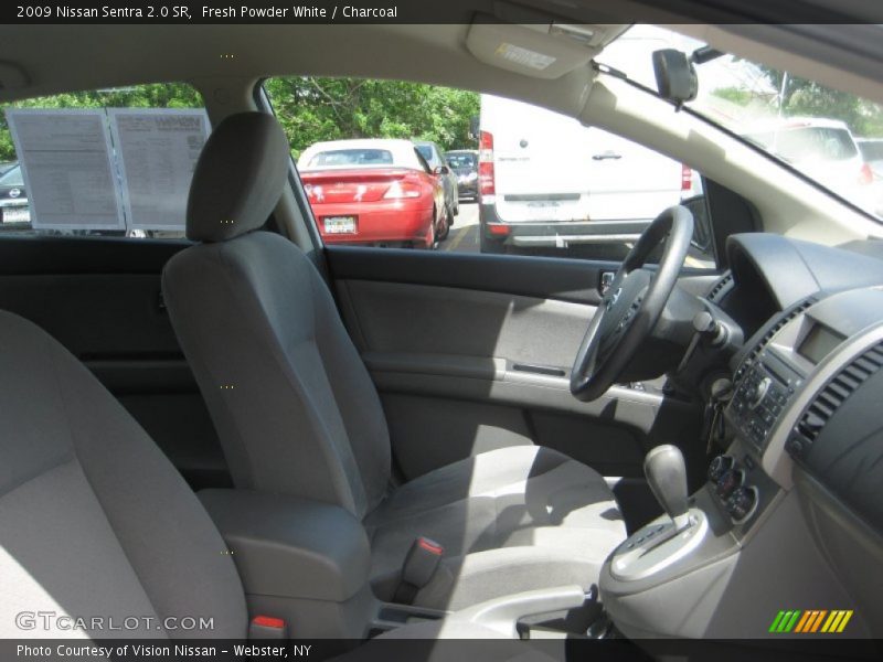 Fresh Powder White / Charcoal 2009 Nissan Sentra 2.0 SR