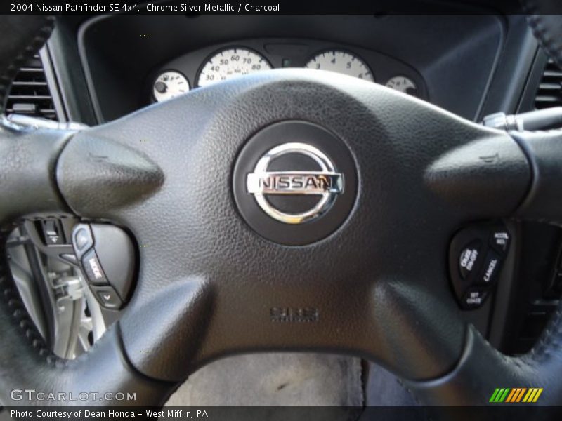 Chrome Silver Metallic / Charcoal 2004 Nissan Pathfinder SE 4x4