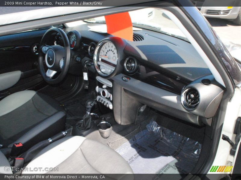 Pepper White / Black/Grey 2009 Mini Cooper Hardtop