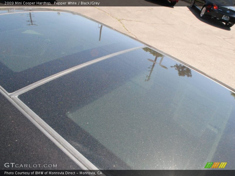 Pepper White / Black/Grey 2009 Mini Cooper Hardtop