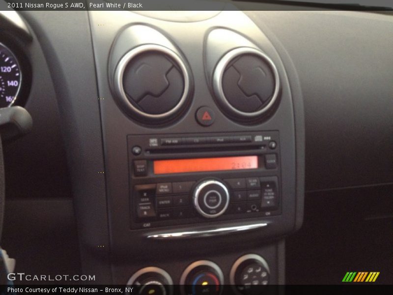 Pearl White / Black 2011 Nissan Rogue S AWD