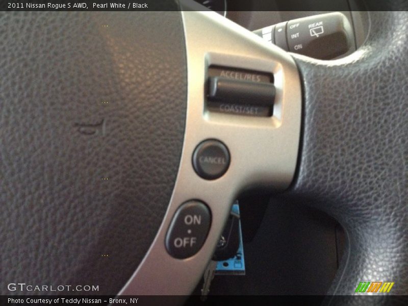 Pearl White / Black 2011 Nissan Rogue S AWD