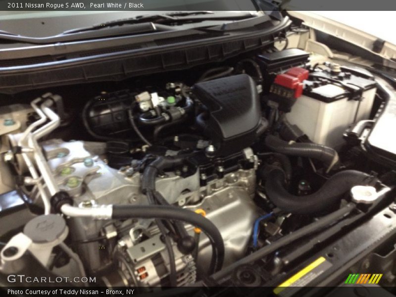 Pearl White / Black 2011 Nissan Rogue S AWD
