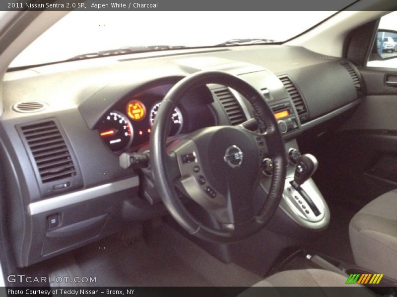 Aspen White / Charcoal 2011 Nissan Sentra 2.0 SR
