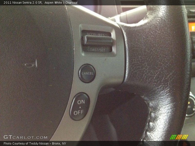 Aspen White / Charcoal 2011 Nissan Sentra 2.0 SR