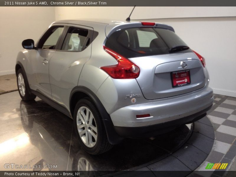 Chrome Silver / Black/Silver Trim 2011 Nissan Juke S AWD