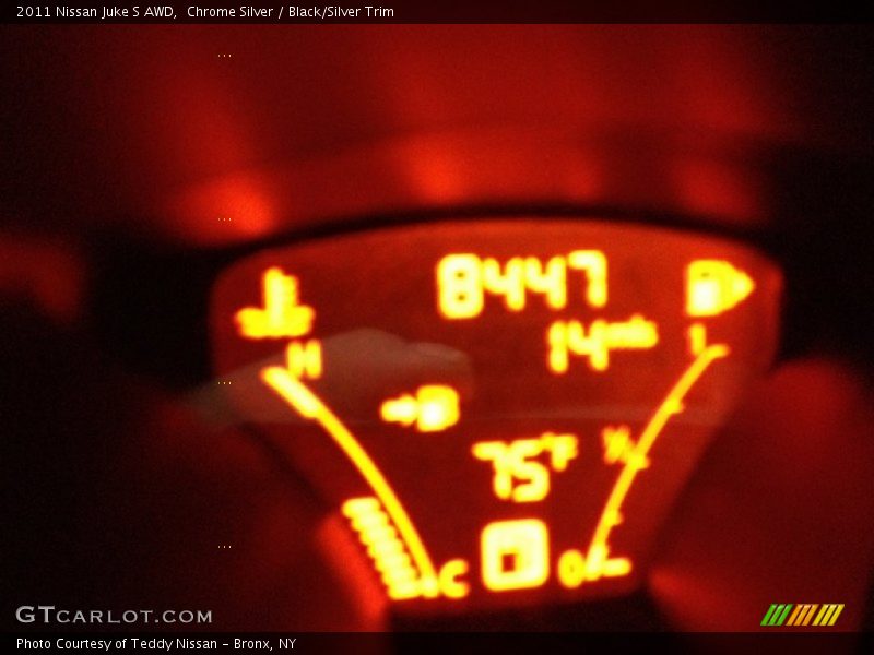 Chrome Silver / Black/Silver Trim 2011 Nissan Juke S AWD