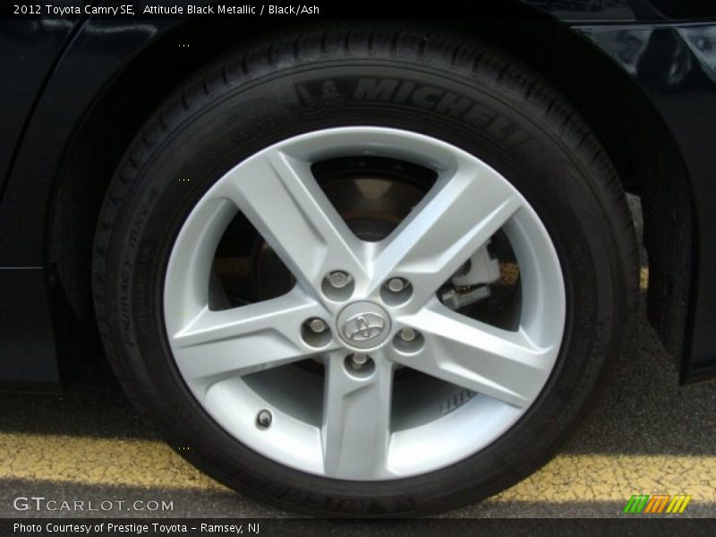 Attitude Black Metallic / Black/Ash 2012 Toyota Camry SE