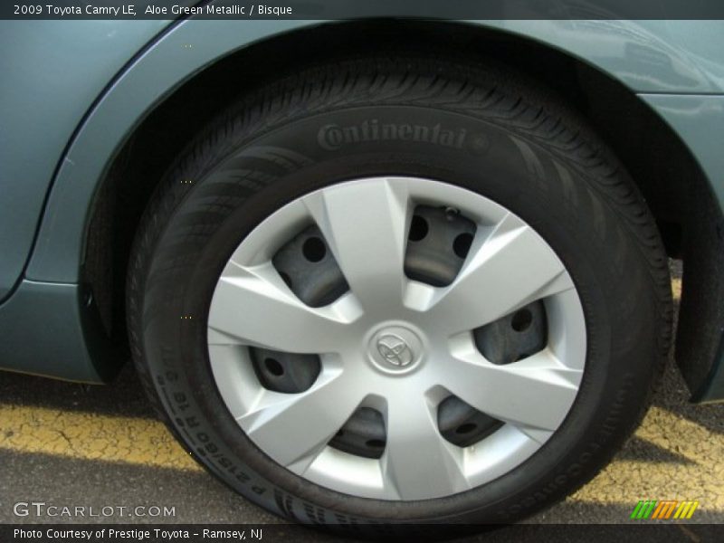 Aloe Green Metallic / Bisque 2009 Toyota Camry LE