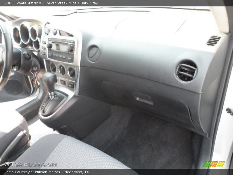 Silver Streak Mica / Dark Gray 2005 Toyota Matrix XR