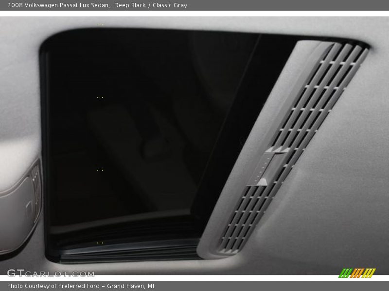 Deep Black / Classic Gray 2008 Volkswagen Passat Lux Sedan