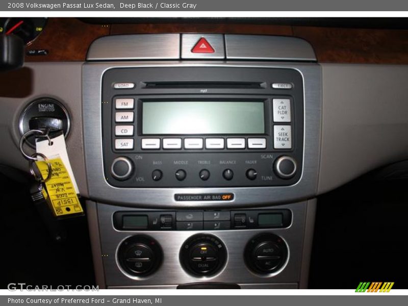 Deep Black / Classic Gray 2008 Volkswagen Passat Lux Sedan
