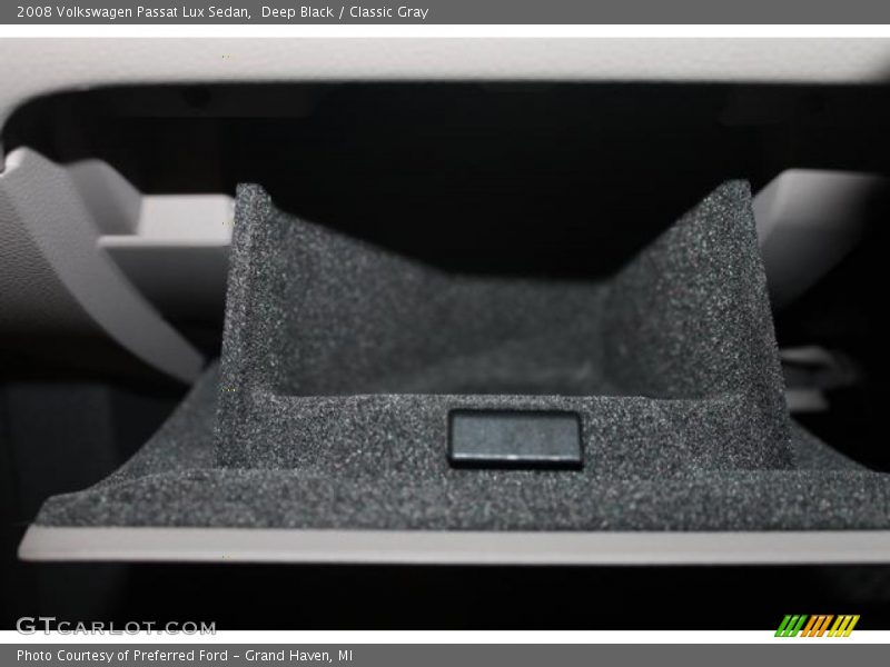 Deep Black / Classic Gray 2008 Volkswagen Passat Lux Sedan